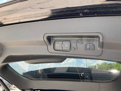 Used 2023 Ford Explorer XLT w/ Equipment Group 202A AWD/4WD image 19
