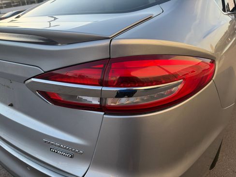 Used 2020 Ford Fusion Titanium FWD image 31