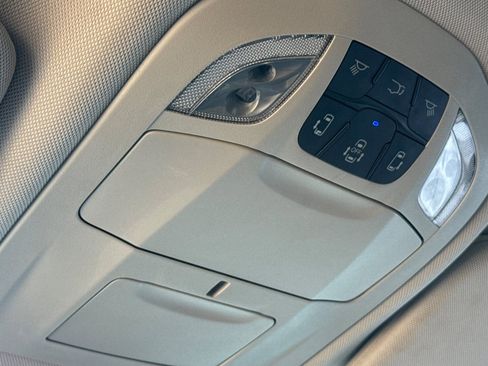 Used 2022 Chrysler Pacifica Touring-L image 24