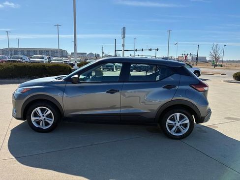 Used 2024 Nissan Kicks S image 13