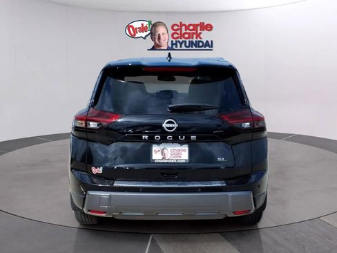 Used 2024 Nissan Rogue SL FWD image 4