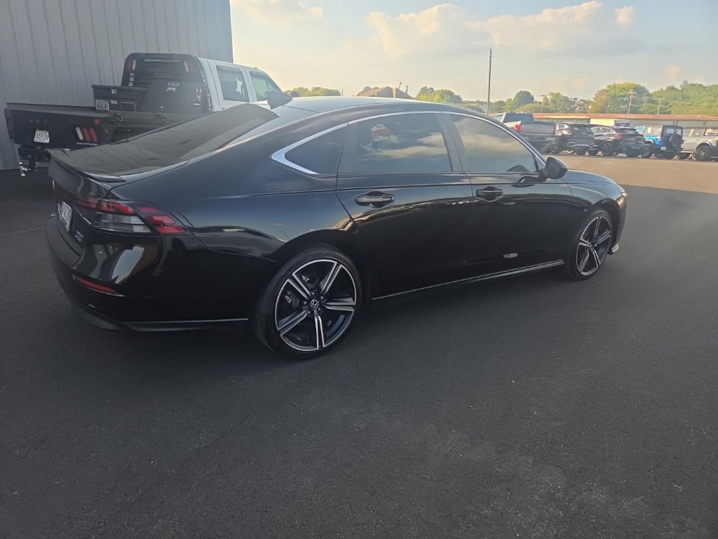 Used 2025 Honda Accord Sport image 8