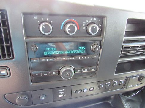 Used 2015 Chevrolet Express 2500 RWD image 35