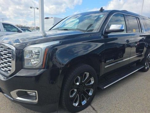 Used 2018 GMC Yukon XL Denali w/ Denali Ultimate Black Edition image 2