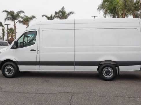 Used 2022 Mercedes-Benz Sprinter 2500 image 5