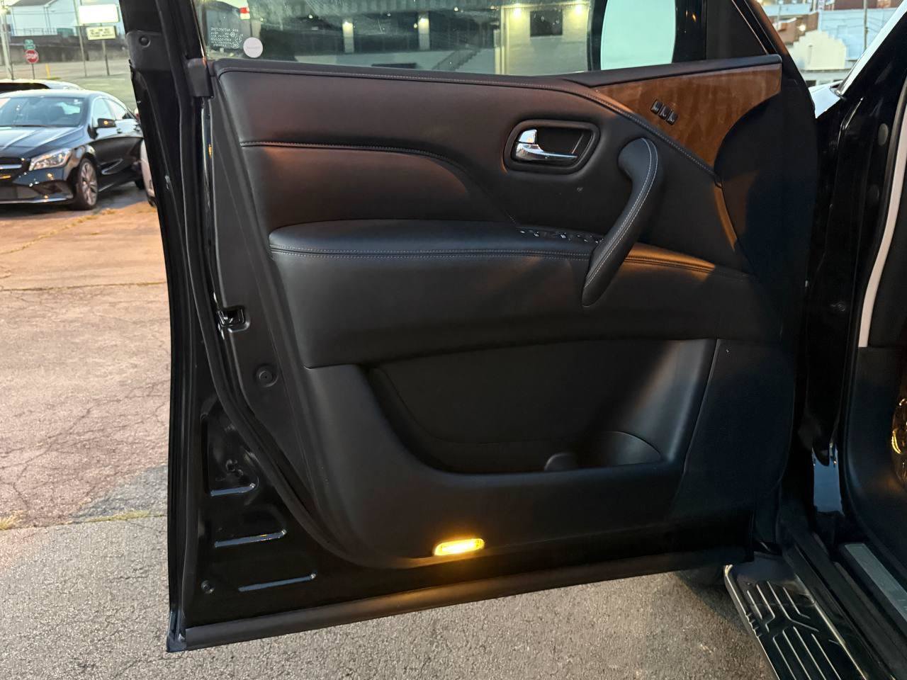 Used 2019 INFINITI QX80 Luxe AWD/4WD image 13