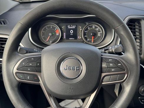 Used 2021 Jeep Cherokee Latitude AWD/4WD image 11