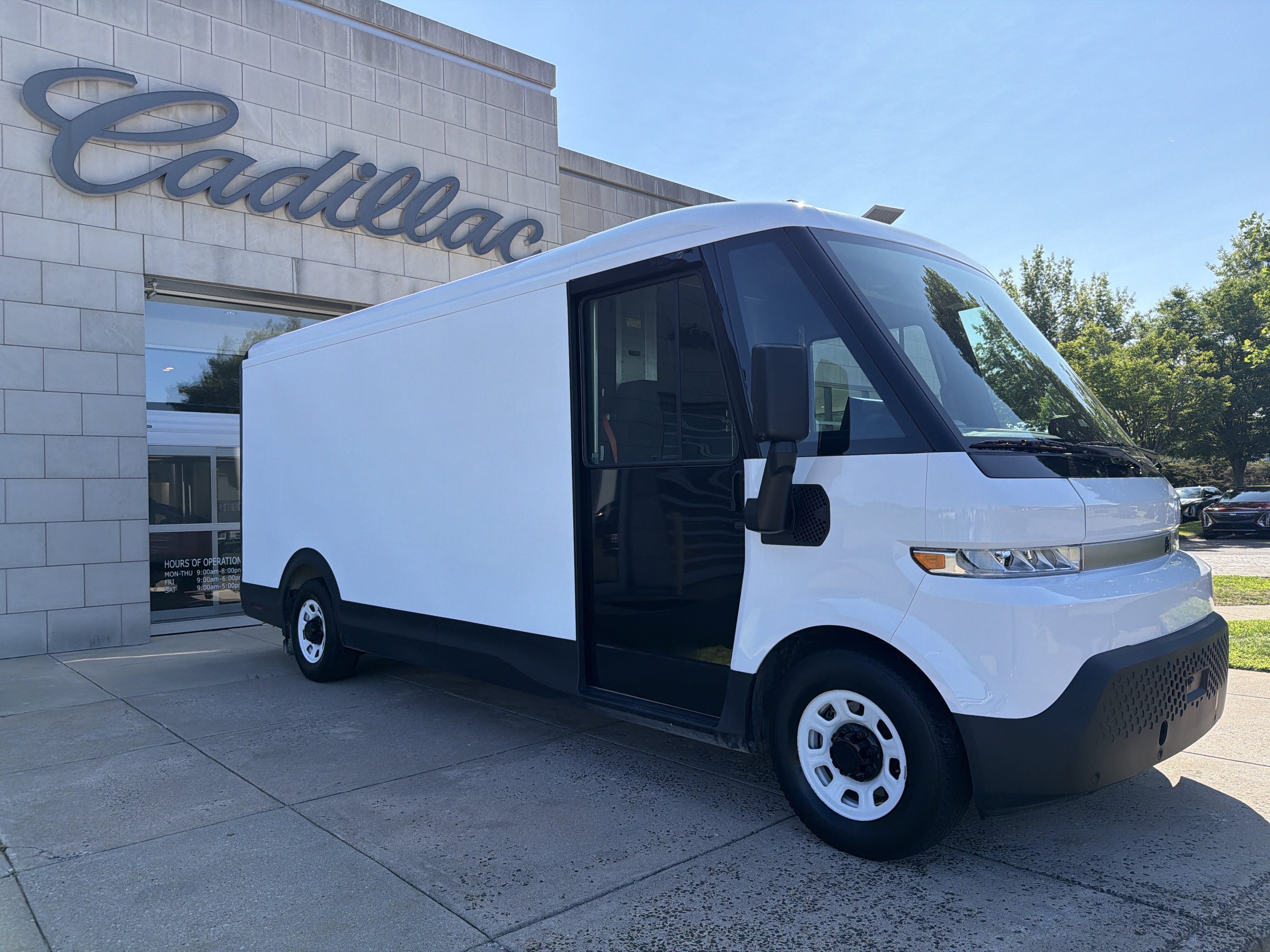 Used 2024 Chevrolet Brightdrop 600 w/ Commercial Equipment Package AWD/4WD image 8