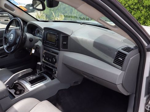 Used 2007 Jeep Grand Cherokee SRT8 w/ SRT Option Group I image 38