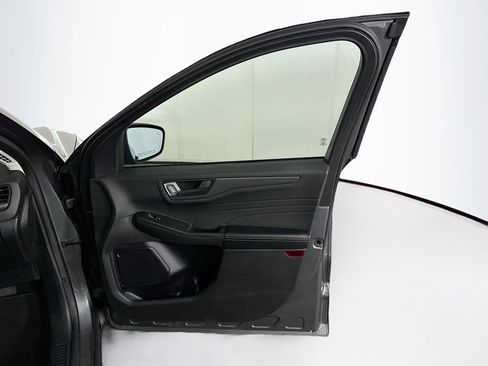 Used 2023 Ford Escape Active image 31