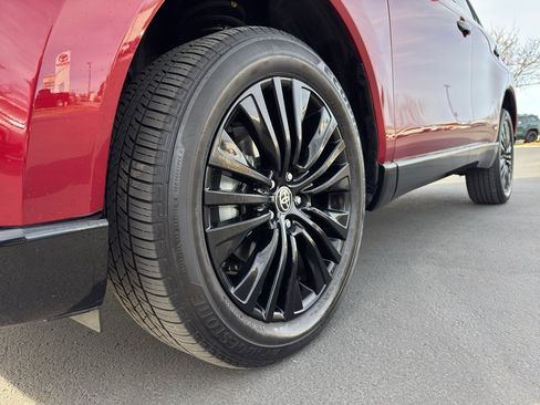 Used 2024 Toyota Venza Nightshade image 20