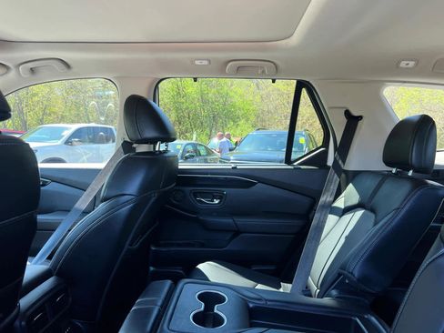 Used 2023 Honda Pilot Touring image 31