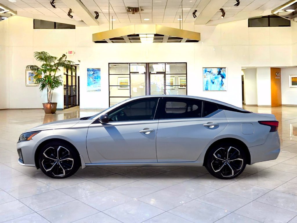 Certified 2023 Nissan Altima 2.5 SR AWD/4WD image 8