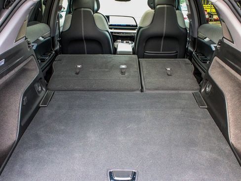 Used 2025 Cadillac Optiq Luxury 1 image 46