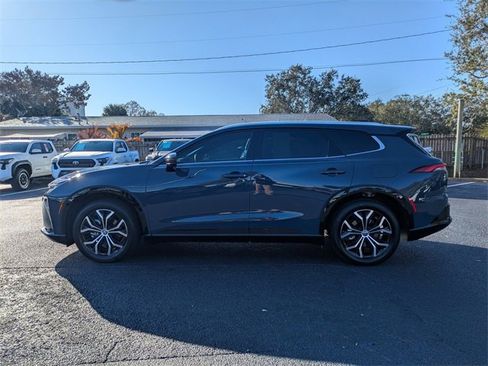 Used 2026 Toyota Crown Signia image 6