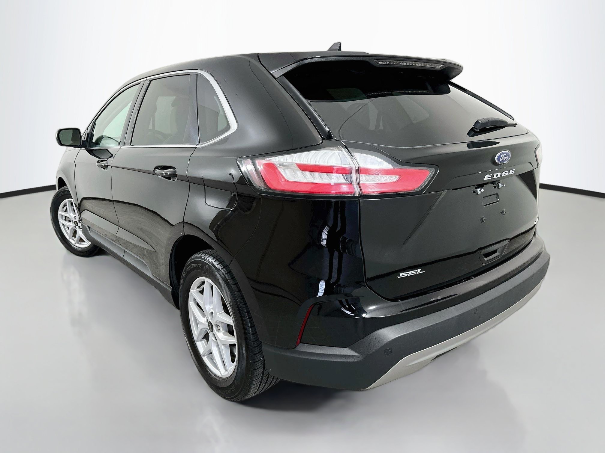 Used 2024 Ford Edge SEL AWD/4WD image 5