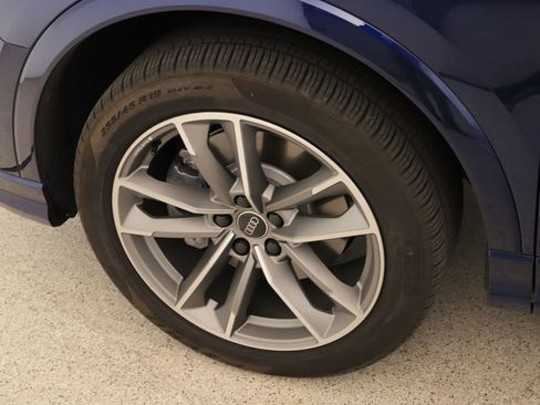 Certified 2025 Audi Q3 2.0T Premium w/ Convenience Package image 32