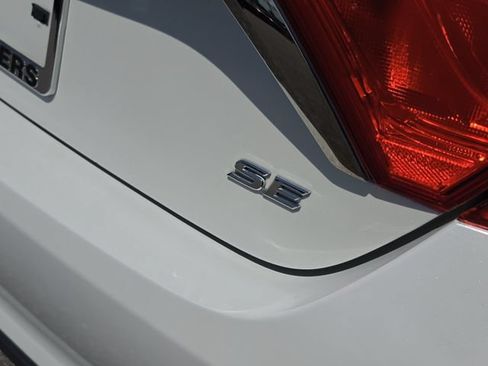 Used 2016 Toyota Camry SE FWD image 6