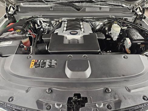 Used 2018 Cadillac Escalade Premium Luxury image 40