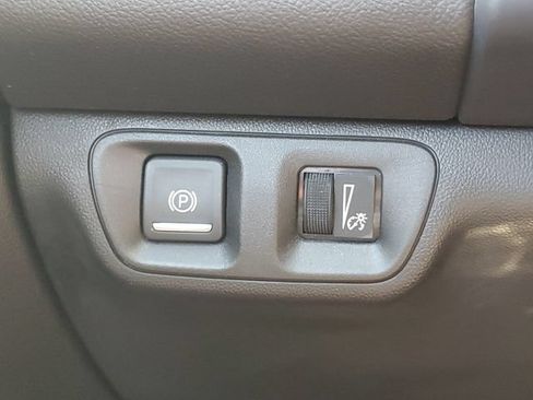 Certified 2021 GMC Acadia SLE w/ Driver Convenience Package FWD image 20