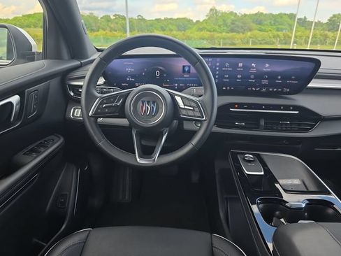 Used 2025 Buick Enclave Preferred AWD/4WD image 14