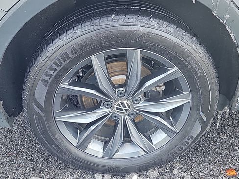 Certified 2023 Volkswagen Tiguan SE w/ Panoramic Sunroof Package image 26