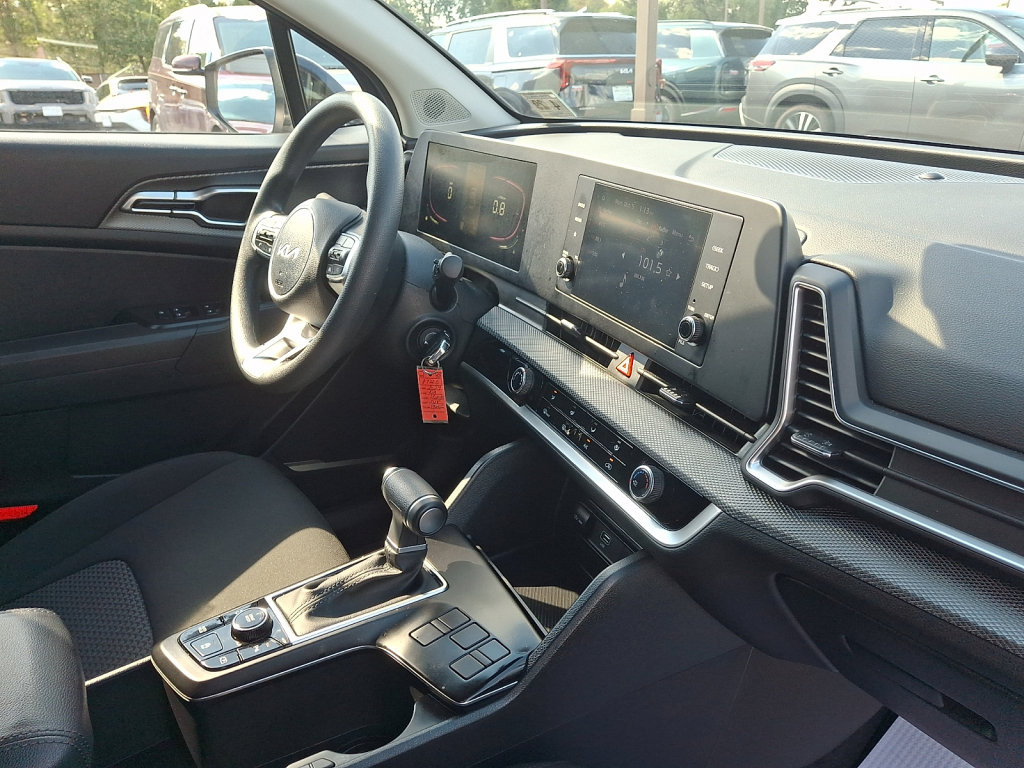Used 2024 Kia Sportage LX FWD image 14
