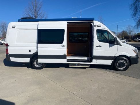 Used 2016 Freightliner Sprinter 3500 image 7