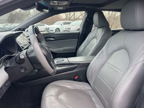 Used 2021 Toyota Avalon Limited w/ Advanced Safety Package image 2