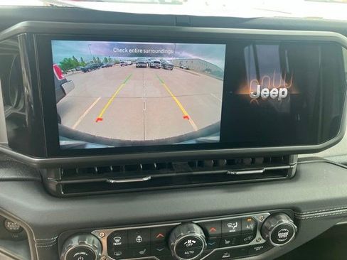 Certified 2025 Jeep Wrangler Unlimited Sahara AWD/4WD image 16