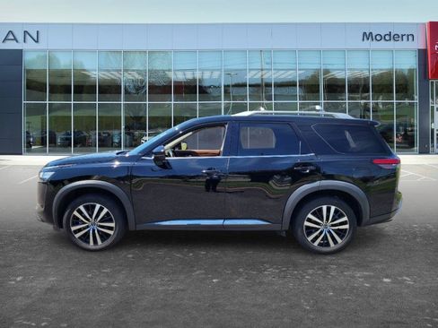Used 2023 Nissan Pathfinder Platinum FWD image 8