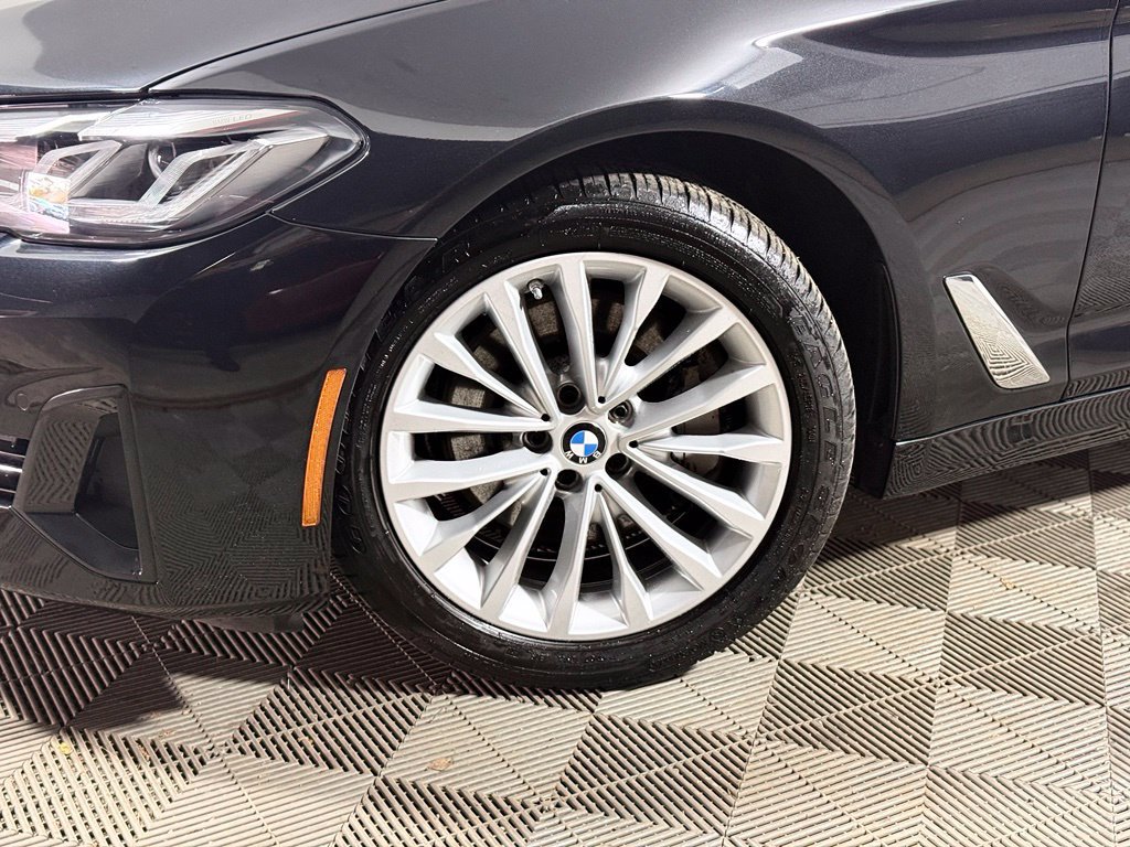 Used 2023 BMW 530i xDrive w/ Premium Package AWD/4WD image 2