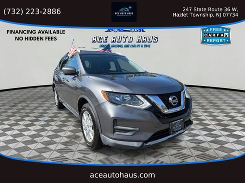 Used 2017 Nissan Rogue SV image 1