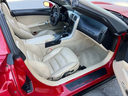 Used 2005 Chevrolet Corvette Coupe w/ Preferred Equipment Group image 32