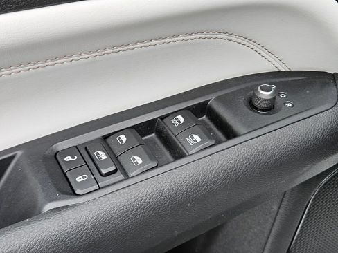Used 2022 Jeep Compass Limited AWD/4WD image 17