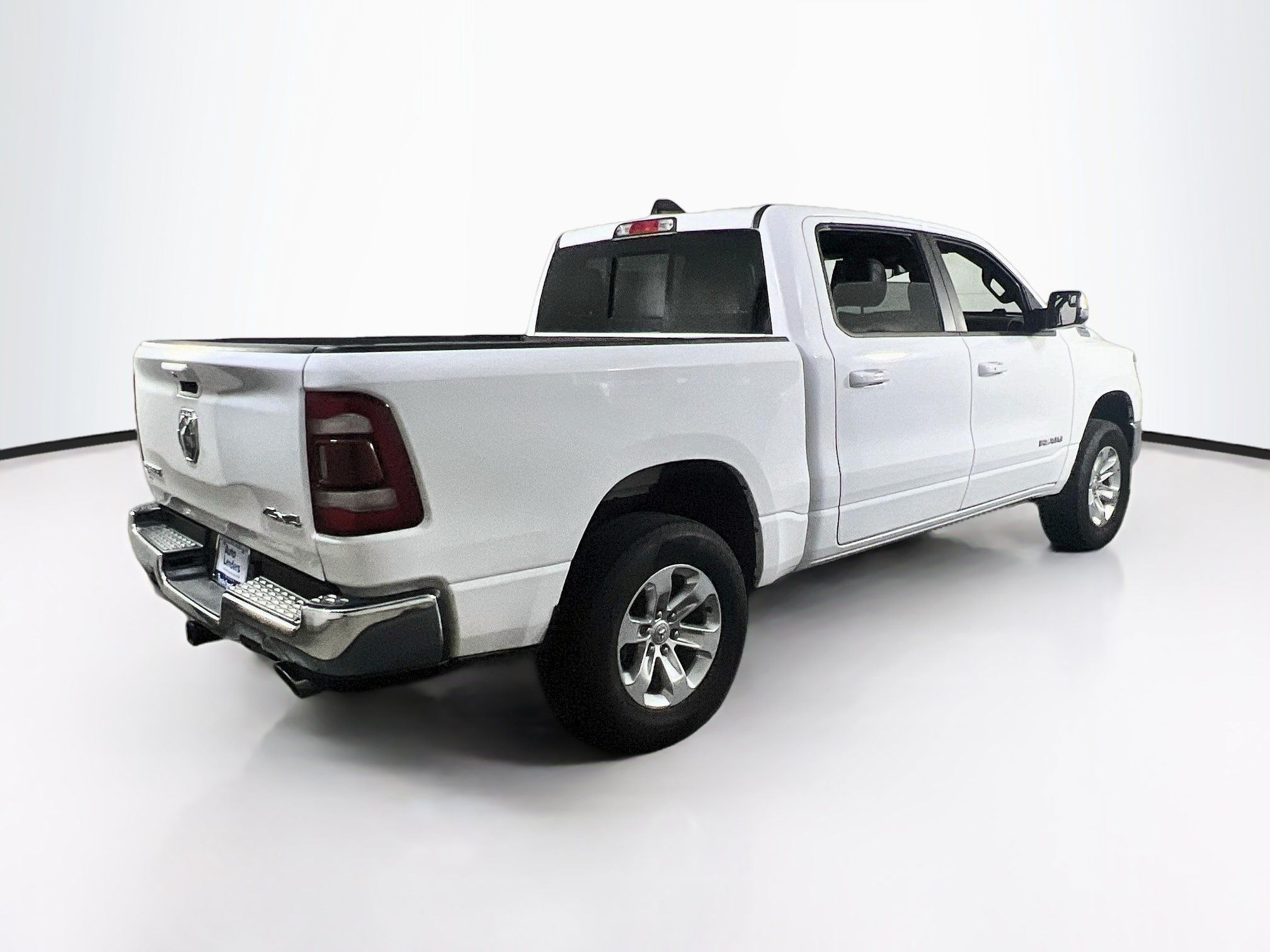 Used 2023 RAM 1500 Laramie AWD/4WD image 5