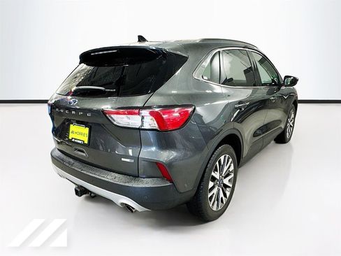 Used 2020 Ford Escape Titanium image 5