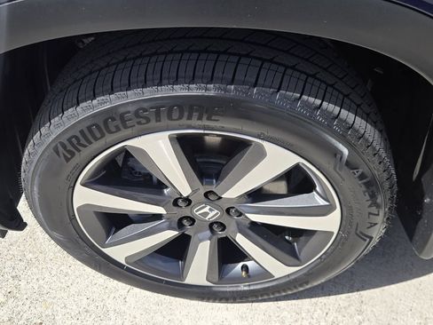 Used 2023 Honda Pilot Touring image 9