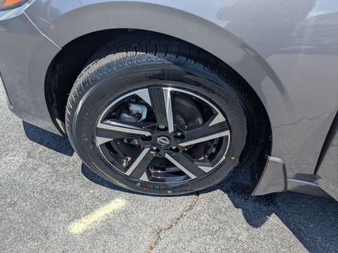 Used 2024 Nissan Sentra SV FWD image 10