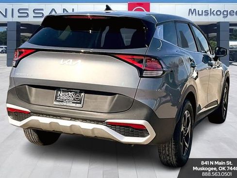 Used 2025 Kia Sportage LX image 5