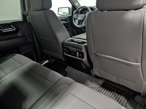 Used 2025 GMC Sierra 1500 Elevation image 19