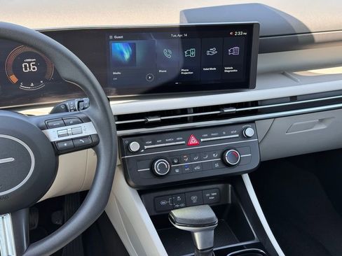 Used 2025 Hyundai Tucson SE image 21