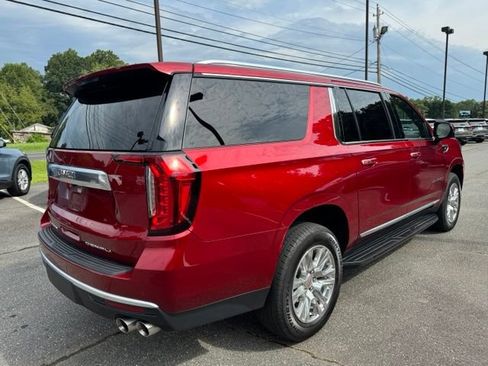 Used 2024 GMC Yukon XL Denali AWD/4WD image 7