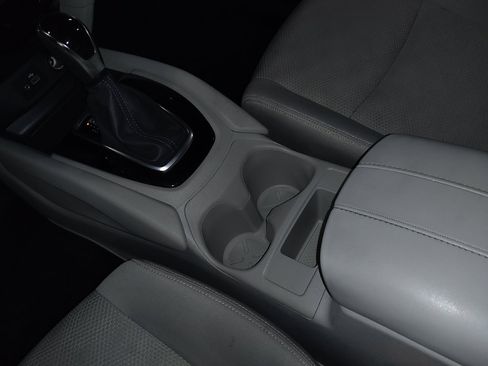Used 2020 Nissan Rogue Sport SV FWD image 26