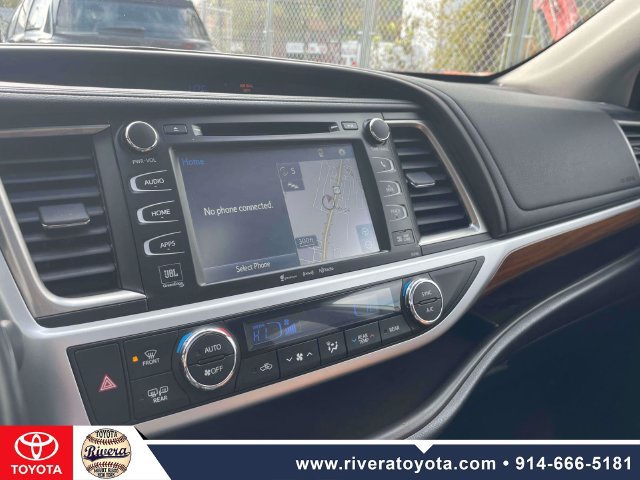 Used 2018 Toyota Highlander Limited Platinum AWD/4WD image 29