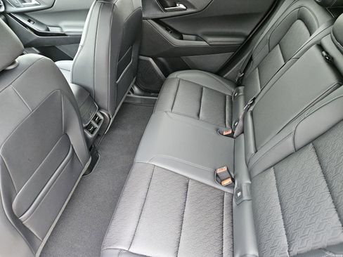 New 2026 Chevrolet Equinox LT w/ Convenience Package II FWD image 26