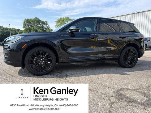Used 2023 Lincoln Corsair AWD w/ Equipment Group 101A image 2