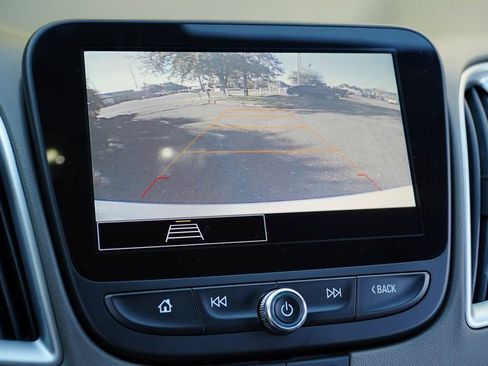 Used 2022 Chevrolet Malibu LS FWD image 19
