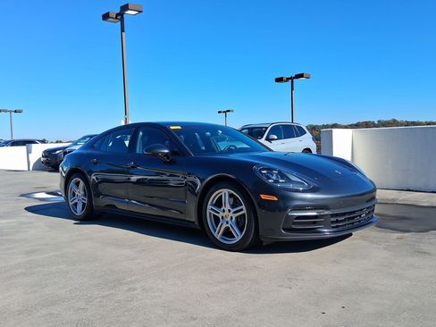 Used 2019 Porsche Panamera 4 image 7