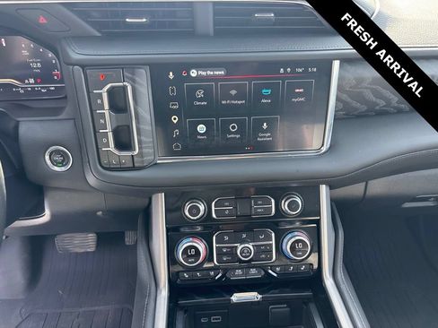 Used 2023 GMC Yukon XL Denali AWD/4WD image 8